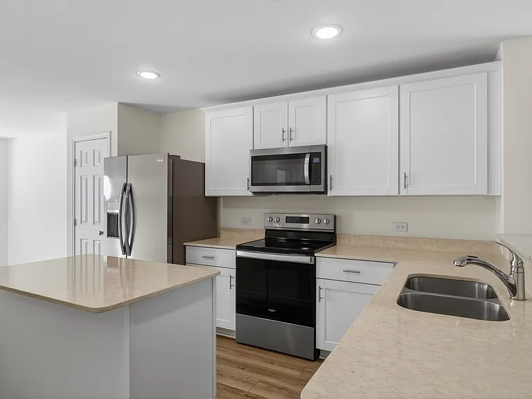 605 Grenada Lake Dr — Photo 17