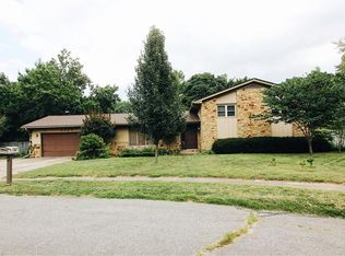 3527 Parkside Ct, Columbus, IN 47203