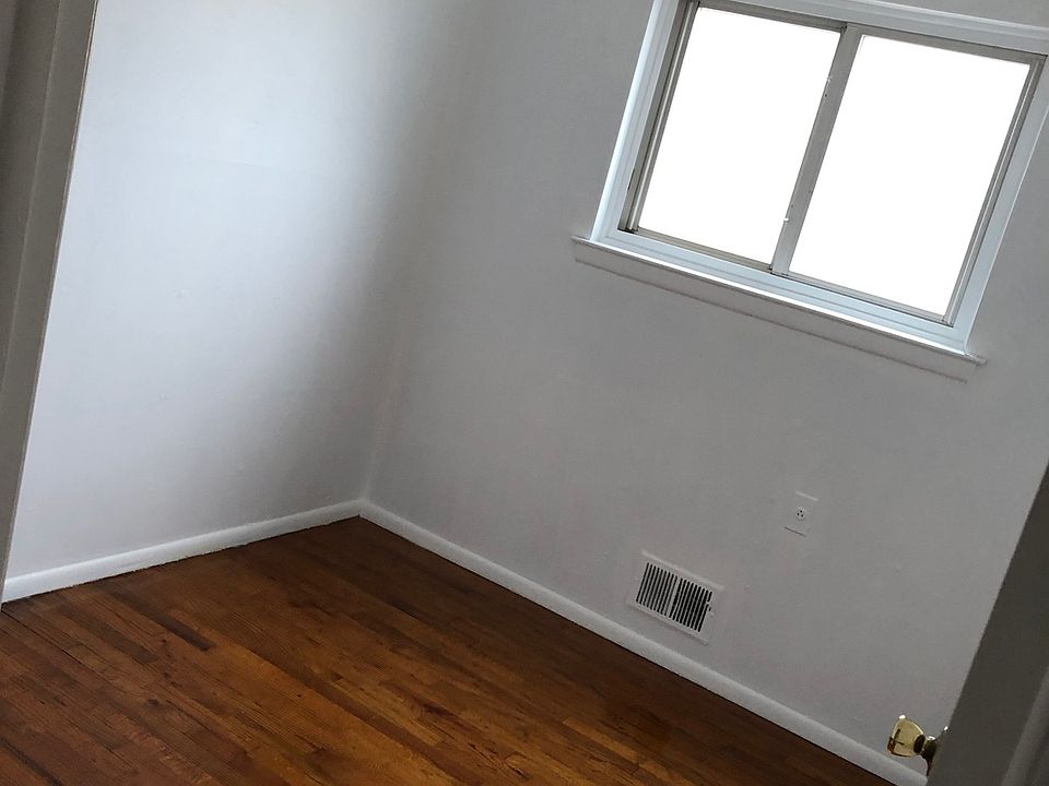1st image of 380 Gansevoort Blvd #2