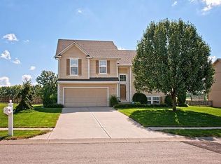 20121 Crestone St, Spring Hill, KS 66083