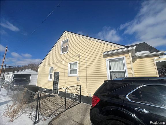 4th image of 17665 Runyon St