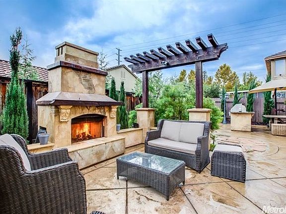 2nd image of 124 Alicante Ct