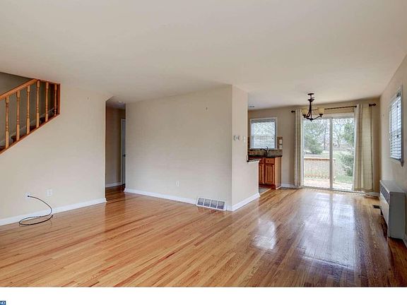 3rd image of 2207 Franklin Ave
