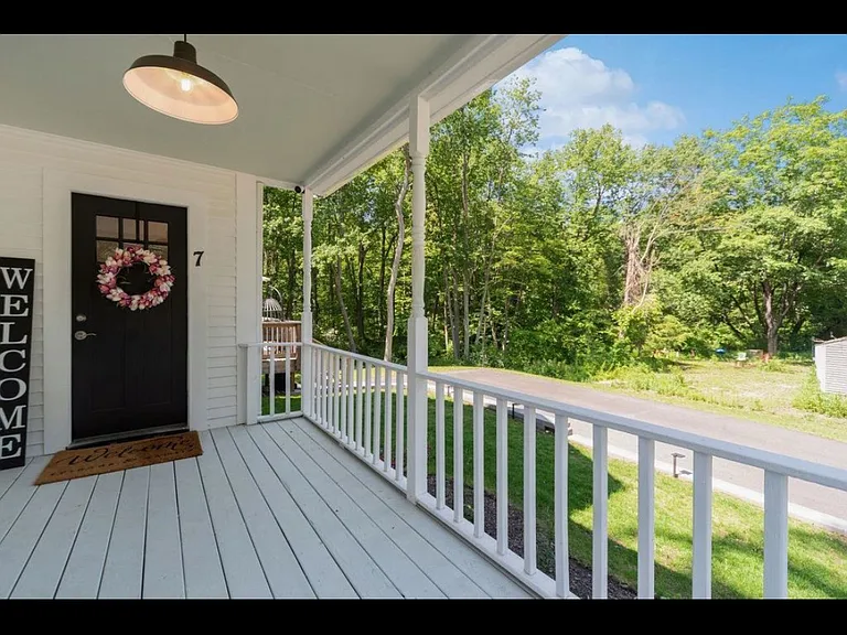 7 Bond St — Photo 1
