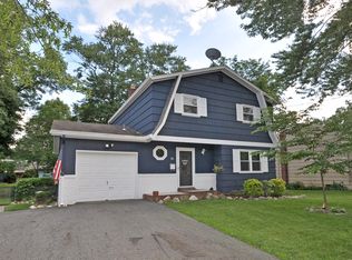 32 Arcadia Rd, Pompton Lakes, NJ 07442