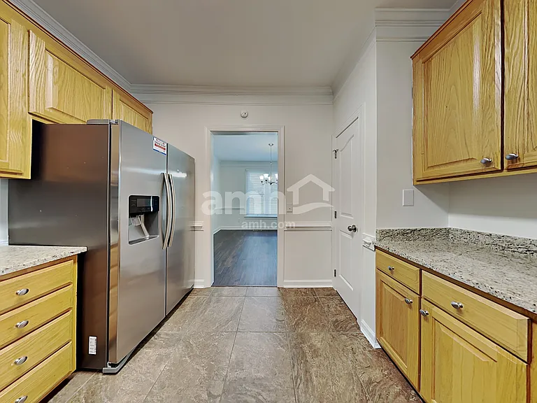 135 Lonetree Dr — Photo 3