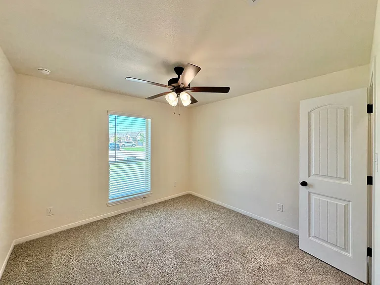 905 Galloway Dr — Photo 40