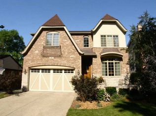 688 S Euclid Ave, Elmhurst, IL