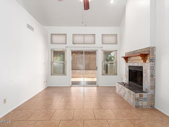 5th image of 562 N ASPEN Drive