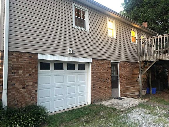 Large garage 23" Deep.
