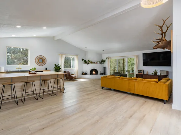 3 Manana Dr, Cedar Crest, NM 87008