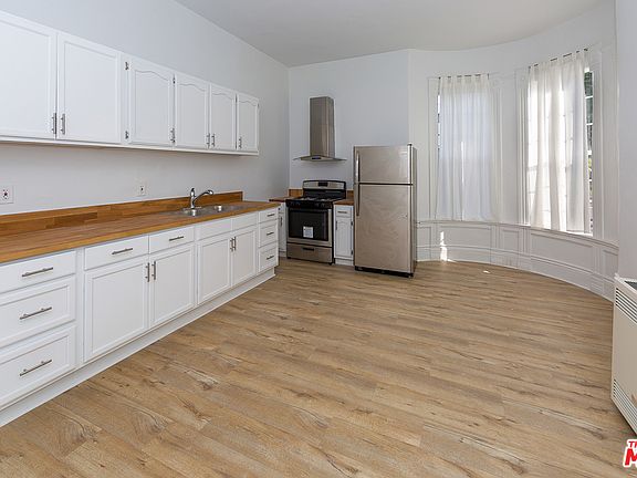 5th image of 2691 Griffin Ave