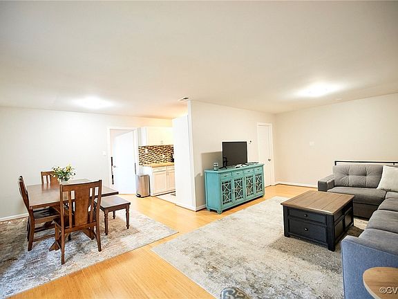 3rd image of 3 Meadow Lark Ln #3