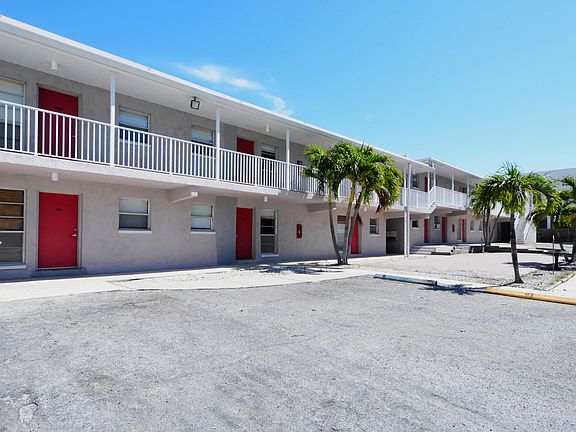 3rd image of 1250 2nd St #10451577