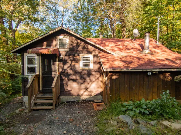 32 Oakwood Trl S, Monroe, NY 10950