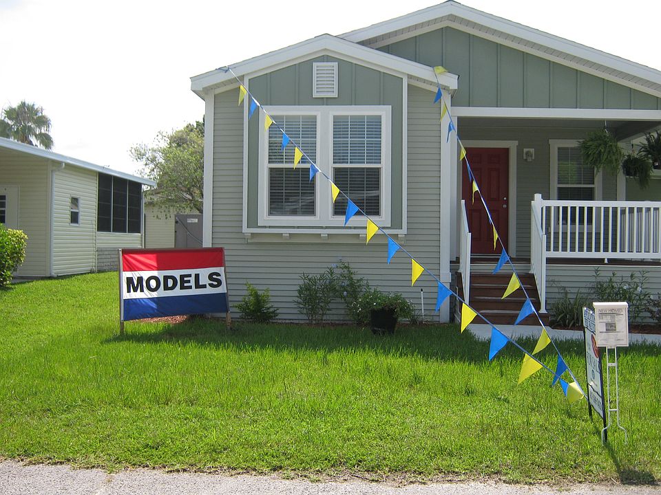 1st image of 534 Squire Ln
