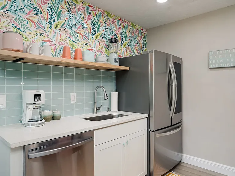 617 26th St W — Photo 11
