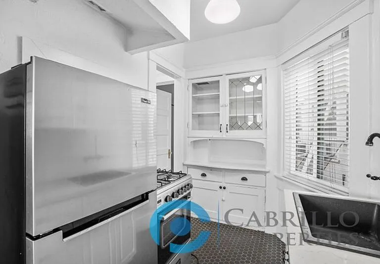 415 E Juniper St — Photo 8