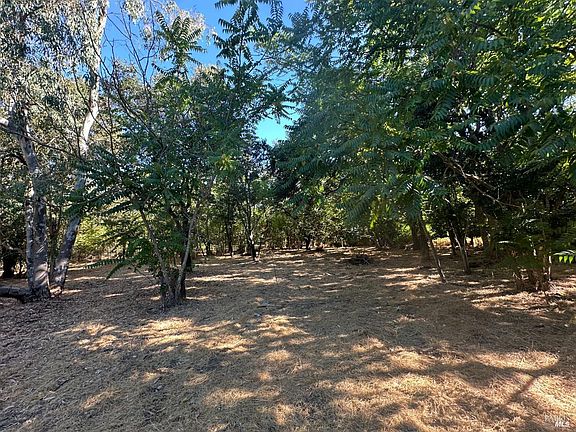 2nd image of 200 - 250 Napa Road