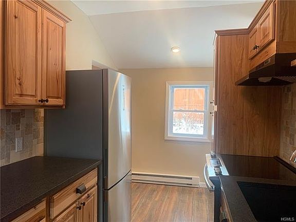 4th image of 26 Putnam Dr