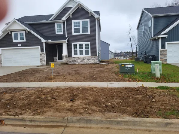 5574 Paxton Ct, Portage, MI 49024