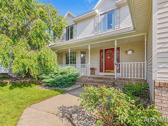 3rd image of 2853 Horseshoe Ct SW