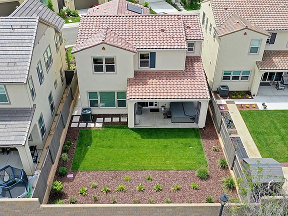 4th image of 1084 Yucca Dr