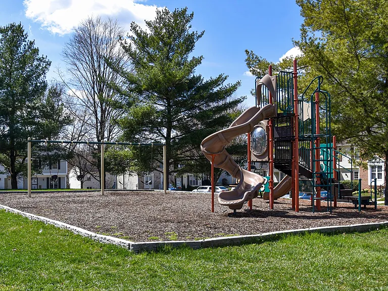 25 Pickering Ct #2 — Photo 32