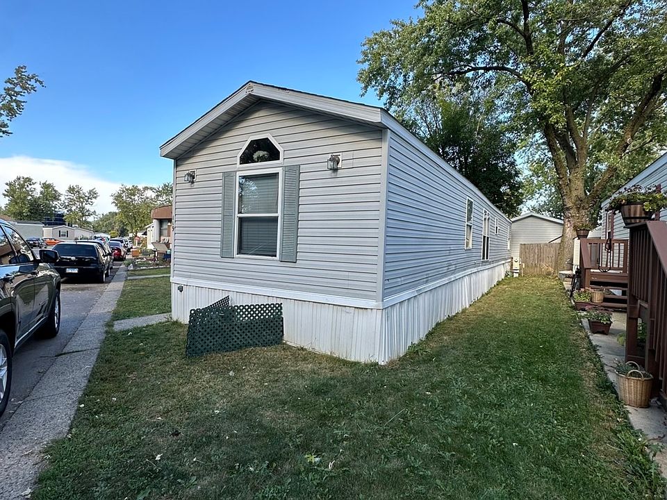 1st image of 416 W Touhy Ave #119