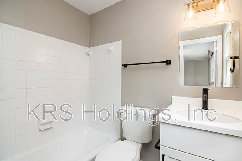 Building Photo - 9635 Salem St #1