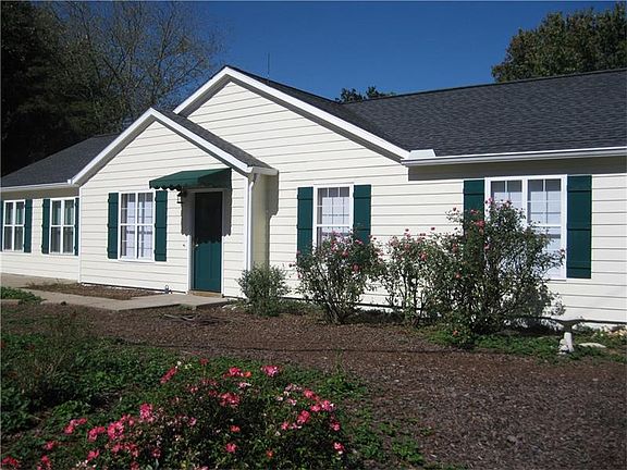 2nd image of 2001 River Ct
