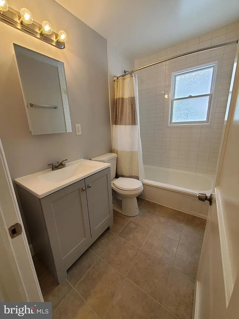 3 bed, 1416 sqft, $3,499 — Photo 2