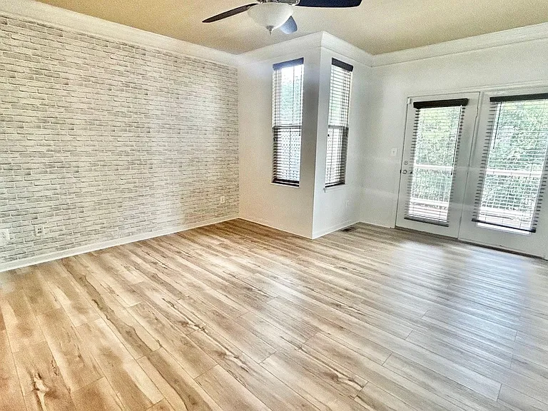 3030 Chinkapin Oak Ln — Photo 5