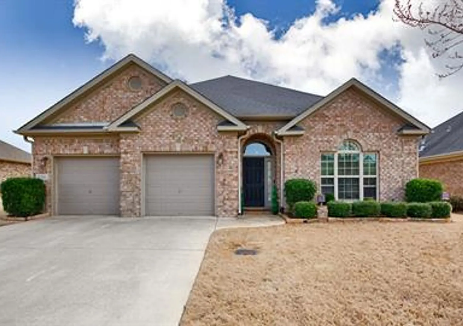 Welcome Home to Lake Forest! — Photo 1