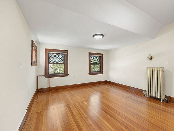 5th image of 56 Vinton St #6