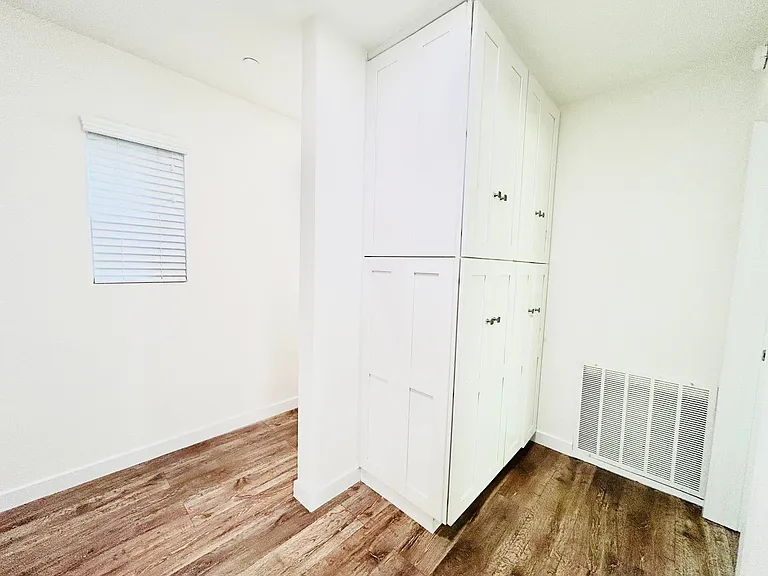 2504 Pacific Ave — Photo 17