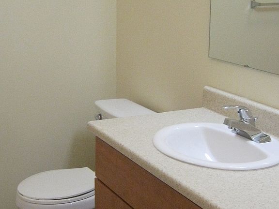 3rd image of 944 Discovery Cir NE Unit 407