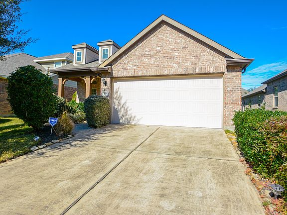 2nd image of 118 N Heritage Mill Cir