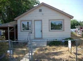 121 W Elizabeth St, Wapato, WA