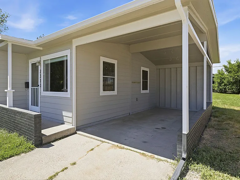 2333 W 25th Street Rd — Photo 3
