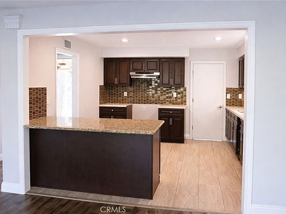 3rd image of 1429 Berkeley Dr