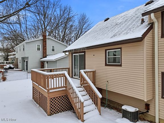 4th image of 9387 Hyde Park Dr