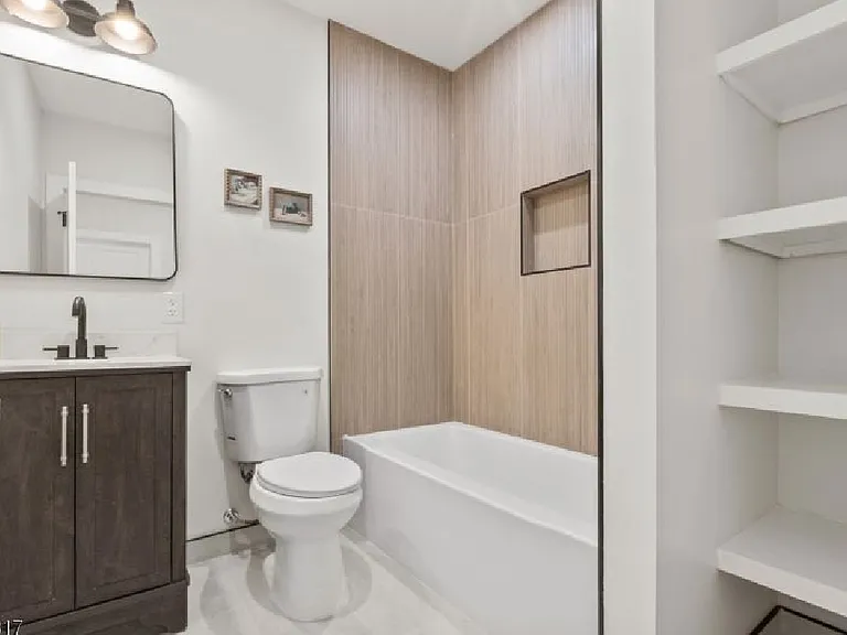 180 N 12th St #1 — Photo 8