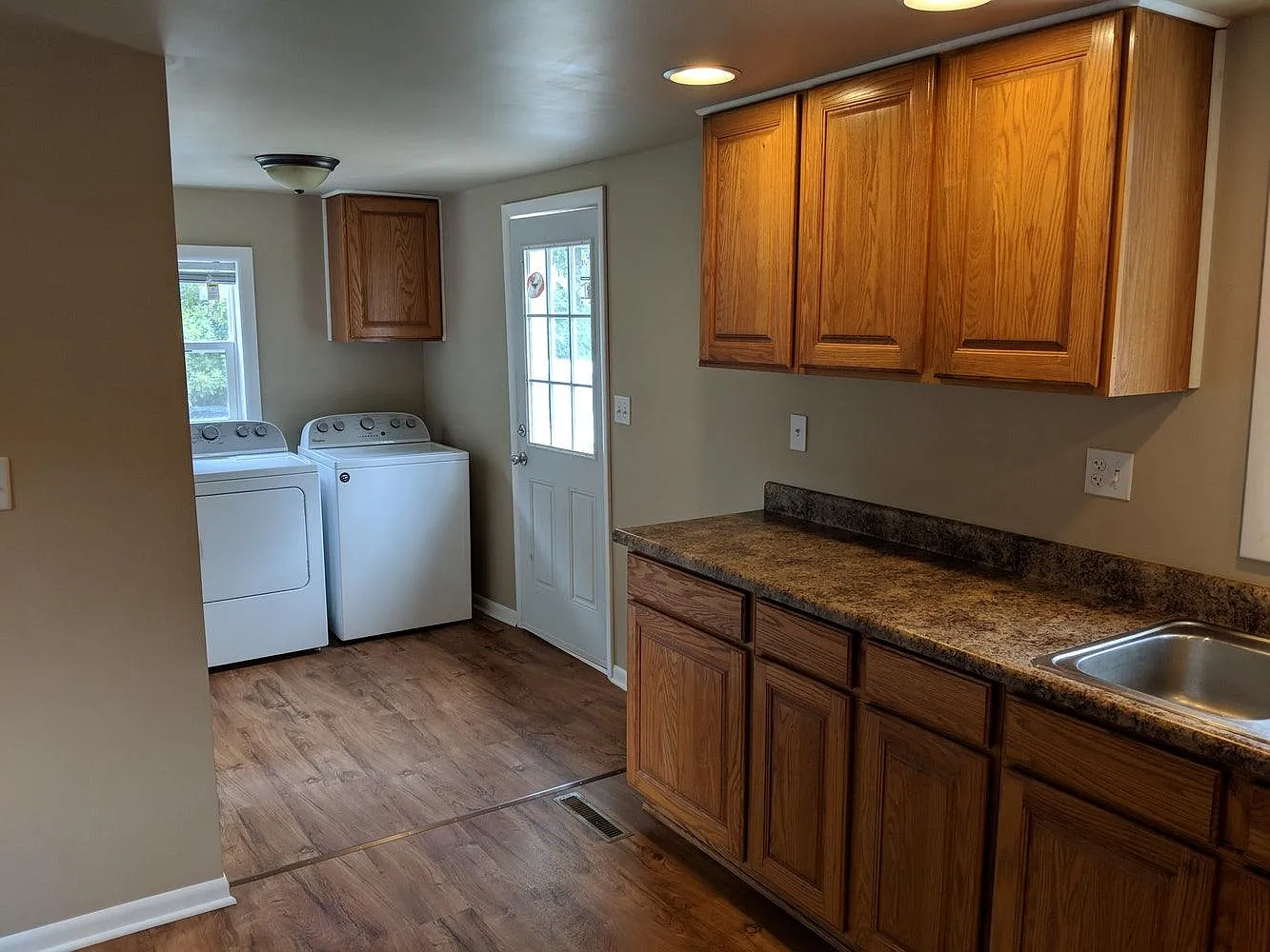2 bed, 1034 sqft, $850 — Photo 2