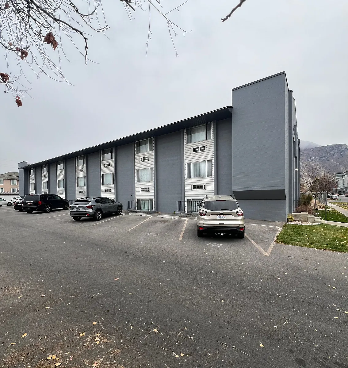 Building Photo - 334 W 200 N