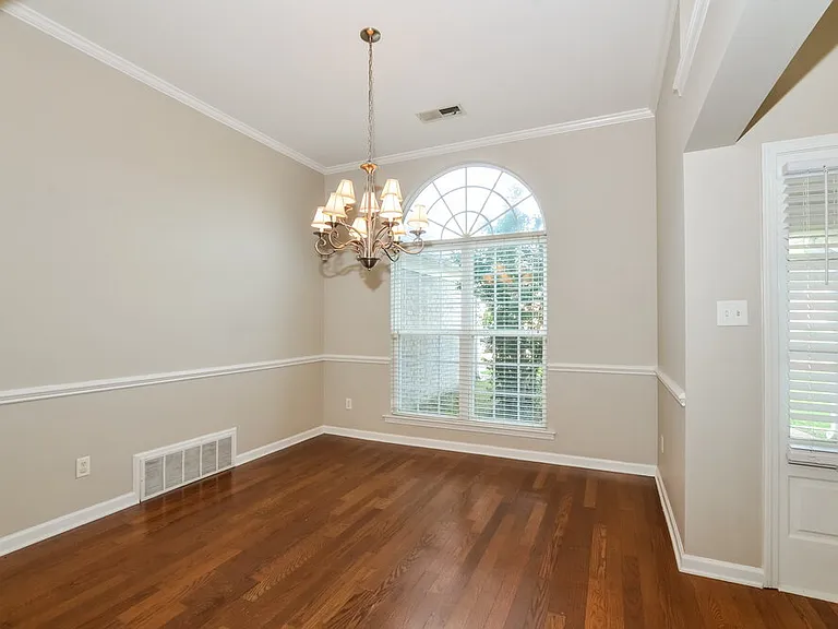 5837 Stonewall Dr — Photo 6
