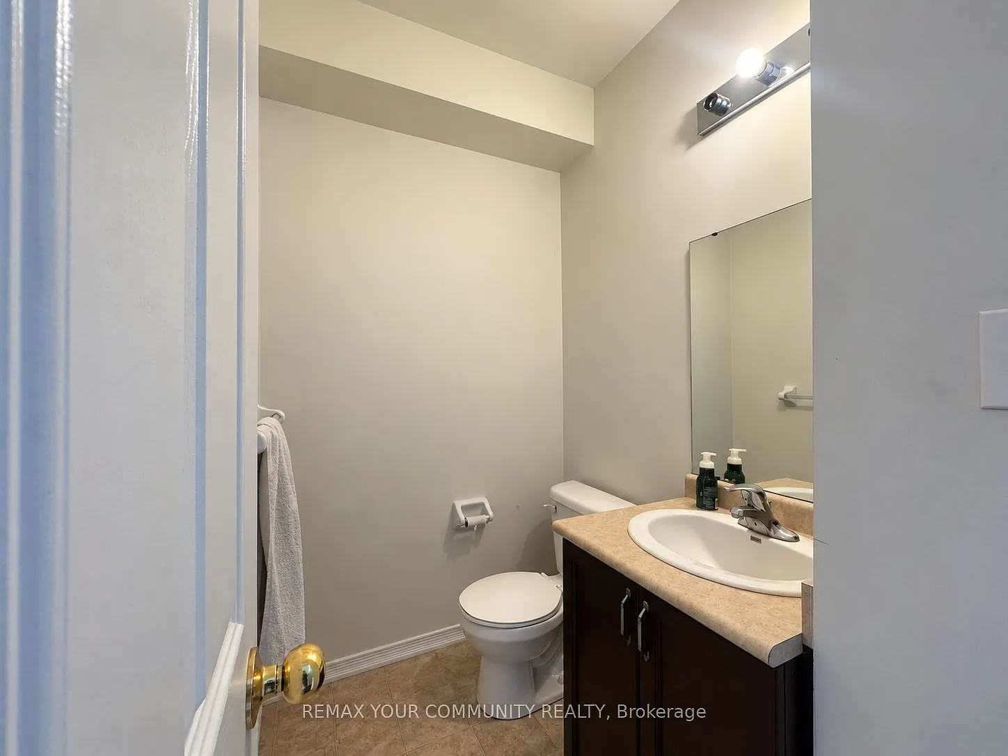 4 bed, $2,450 — Photo 4