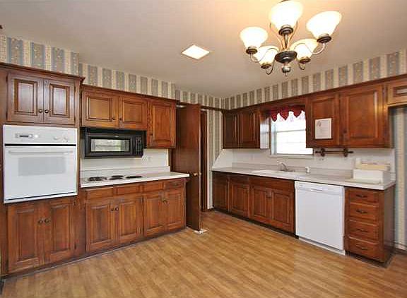 4th image of 11204 N Villa Ave
