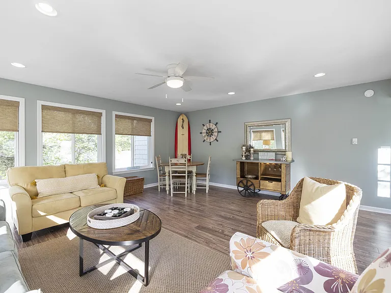 16 Grasshopper Ln — Photo 4