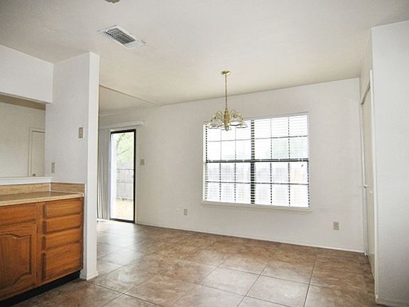 4th image of 6701 Oriole Ct